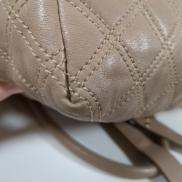 Marc Jacobs Bruna Tan Quilted Leather Handbag, Gold Hardware - Picture 15 of 17